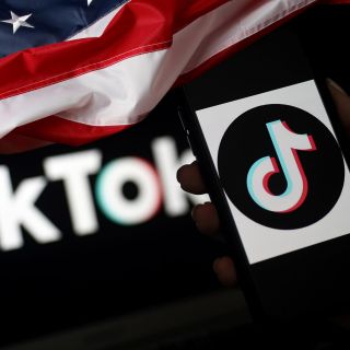 Una docena de estados en EU demandan a TikTok por causar adicción en menores