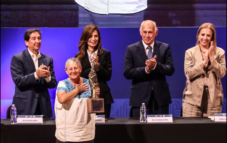 Por tercer año consecutivo el Banco de Alimentos de Guadalajara (BAM), en coordinación con el Gobierno de Jalisco, entregó el Premio a la Generosidad Jalisco en su edición 2024, con el objetivo de reconocer la labor y trayectoria de instituciones y personas que trabajan en beneficio de la sociedad civil en Jalisco. EL INFORMADOR / A. Navarro