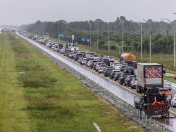 Los 11 condados de Florida que están bajo órdenes de evacuación obligatoria tienen alrededor de 5.9 millones de habitantes. EFE/CRISTOBAL HERRERA-ULASHKEVICH