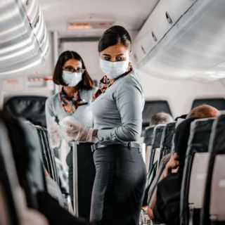 ¿Cuál es la aerolínea que mejor le paga a sus sobrecargos?