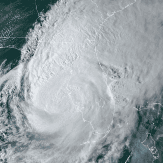 Así se ve desde el espacio el Huracán Milton tras tocar tierra en Florida (VIDEO)