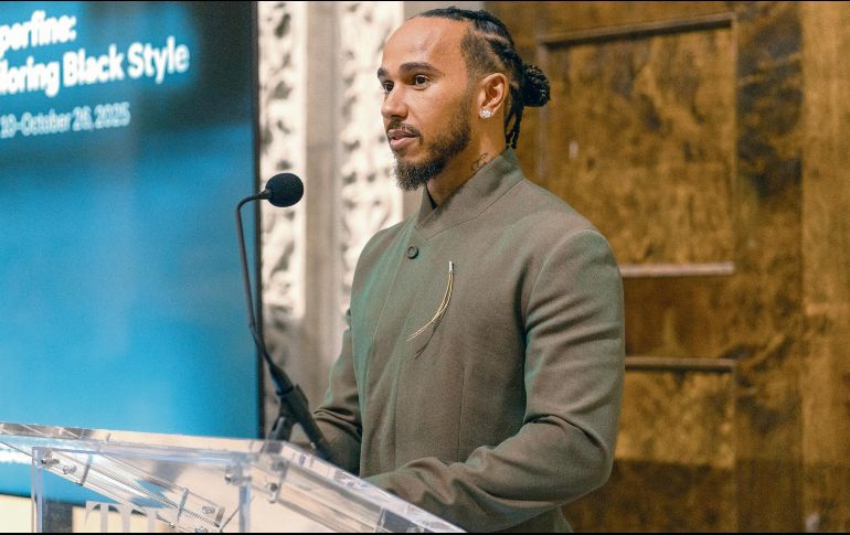 El piloto de la Fórmula 1 Lewis Hamilton será coanfitrión de la MET gala 2025. EFE