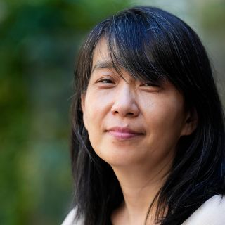 El Nobel de Literatura es entregado por primera vez a una mujer asiática