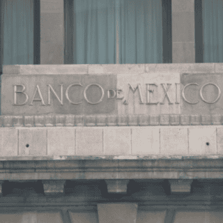 Quién gana y quién pierde con la baja de tasas de interés del Banco de México