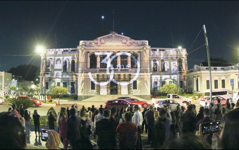 Como parte del festejo se proyectó un video mapping en la fachada del MUSA. CORTESÍA/ Iván Lara