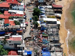 Aérea de escombros por el paso del huracán John, en Acapulco. EFE/ D. Guzmán