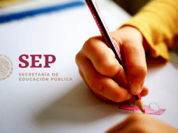 Se dotará a las escuelas de instrumentos musicales para que los estudiantes puedan explorar y desarrollarse en el ámbito artístico, potenciando su creatividad y expresión personal. Unsplash