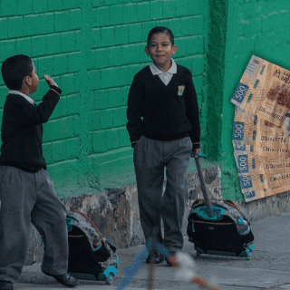 ¿Qué documentación debo llevar para la beca Rita Cetina Gutiérrez?