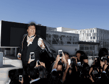 Muchos fanáticos de Juan Gabriel se quedaron fuera de la proyección de su concierto. EL INFORMADOR / ARCHIVO