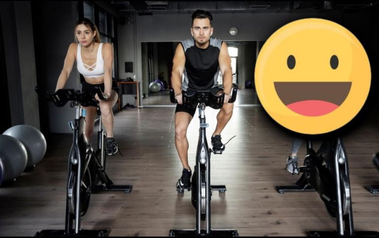 Sin duda, usar la bicicleta estática en el gimnasio o en casa puede traeré múltiples beneficios. FREEPIK