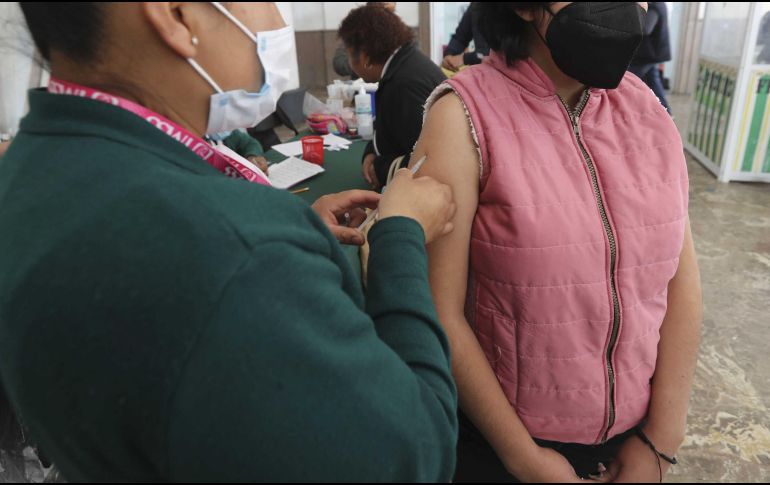 La Secretaría de Salud prevé aplicar 36 millones 134 mil 272 vacunas contra la influenza y 22 millones 931 mil 444 dosis contra COVID-19. SUN / ARCHIVO