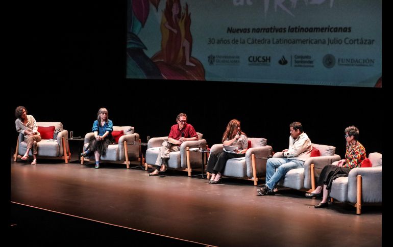 La Universidad de Guadalajara llevó a cabo la mesa de diálogo “Del boom al trash: nuevas narrativas latinoamericanas”, que tuvo la participación de escritoras y escritores de distintos países latinos. EL INFORMADOR / A. Navarro