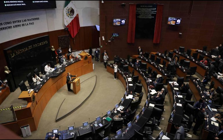 Con 78 votos a favor de Morena y sus aliados y 39 en contra del PAN, MC y PRI se aprobó la convocatoria. SUN/ARCHIVO