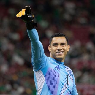 Luis Malagón reconoce que es difícil competir con Ochoa por la portería de la Selección