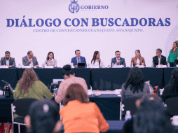 La gobernadora sostuvo que se reunió en un diálogo abierto con las buscadoras independientes y representantes de colectivos de varios municipios de Guanajuato. X / @LibiaDennise
