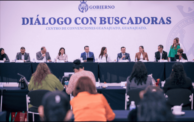 La gobernadora sostuvo que se reunió en un diálogo abierto con las buscadoras independientes y representantes de colectivos de varios municipios de Guanajuato. X / @LibiaDennise
