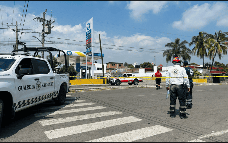 La tarde de este miércoles se logró identificar que el derrame está relacionado con la gasolinera que opera en la cabecera municipal. X/@PC_Colima