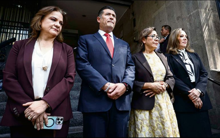 Los comisionados del INAI Julieta del Río, Adrián Alcalá, Josefina Román y Blanca Lilia Ibarra. EL UNIVERSAL