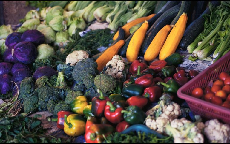 La Secretaría de Salud de México señala que los minerales se encuentran en una gran cantidad de alimentos. ESPECIAL / Foto de Alexandr Podvalny en Unsplash
