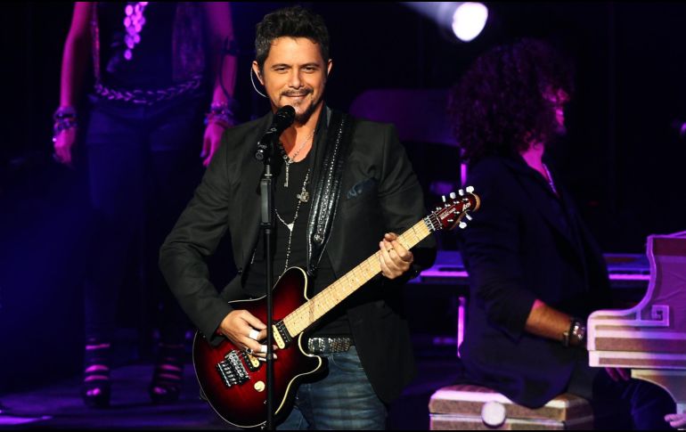 Esta canción refleja el talento de Sanz para fusionar letras poéticas con melodías memorables. EL INFORMADOR / ARCHIVO