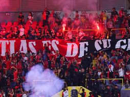 Fueron varios minutos que la gente entonó la misma frase desde las gradas, haciendo saber su inconformidad ante la labor de los dirigentes. IMAGO7