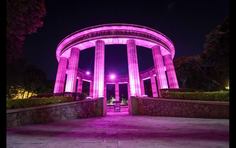 En el evento realizado en el Centro Histórico de Guadalajara acudieron funcionarios de los tres niveles de gobierno e invitados especiales. EL INFORMADOR/H. Figueroa.