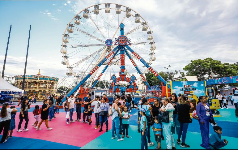 Los juegos mecánicos son el deleite de chicos y grandes. EL INFORMADOR/ A. Navarro