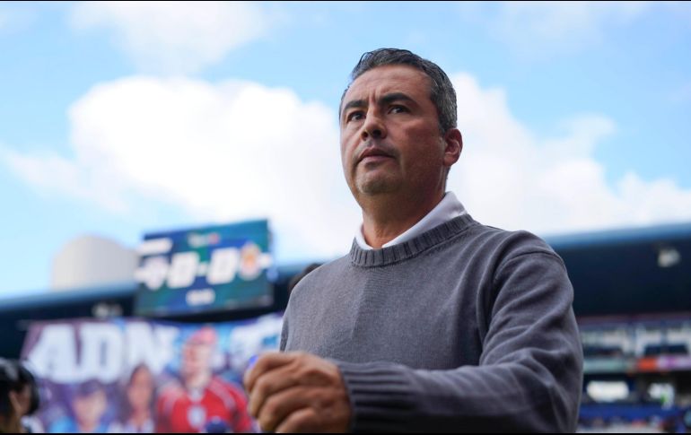 Arturo Ortega detalló que se siente contento y preparado para asumir el cargo pese a lo volátil que puede ser el ocupar el banquillo de Chivas. IMAGO7.