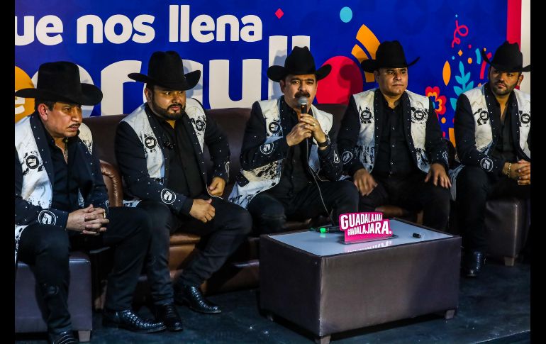 Un breve “¡Hola Guadalajara, Jalisco! ¡Hola Zapopan!” resonó desde el escenario antes de que comenzara “Espejeando”. EL INFORMADOR/ A. Navarro.