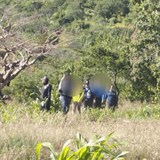 Bomberos de Tlajomulco rescatan a familia extraviada en Cerro Viejo