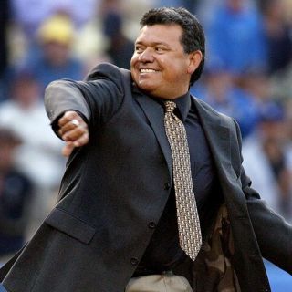 Fernando Valenzuela reaparece en medios tras haber sido hospitalizado