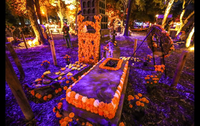 Este lunes se desarrolló un recorrido para medios de comunicación para conocer el avance del montaje, el cual se encuentra en un 93%, según compartió Tania Cortés, directora de Calaverandia, quien además resalta que el parque ha crecido en extensión. EL INFORMADOR / A. Navarro