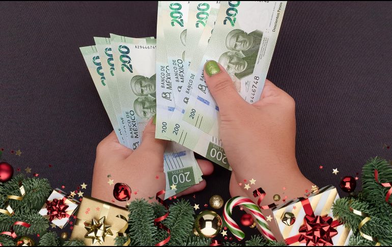 En el caso de que el empleado no haya cumplido un año completo en la empresa al momento de que se pague el aguinaldo, tiene derecho a recibir una parte proporcional de éste. ESPECIAL / CANVA