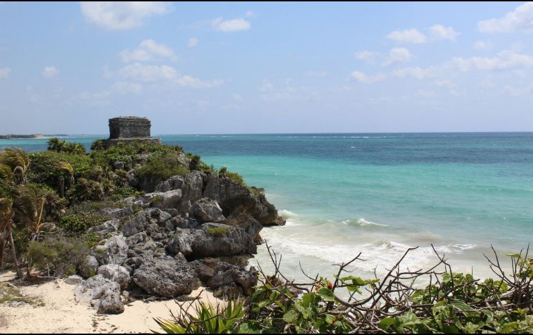 Es considerada una de las playas más bonitas de México por varias razones que detalla Chat GPT. UNSPLASH / M. RUT
