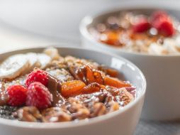 Harvard recomienda incorporar avena en la alimentación diaria de toda la familia como una opción saludable y nutritiva. Unsplash