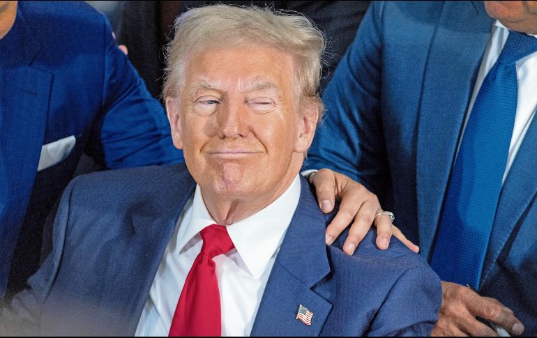 Tuvo reunión con líderes empresariales hispanos en la que llamó “perezosa” a Harris. EFE