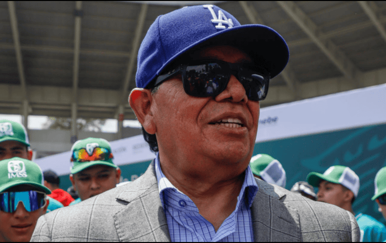 Fernando Valenzuela procreó cuatro hijos en su matrimonio con Linda Burgos, y uno de ellos se dedica al béisbol profesional; ¿cuál de ellos es? EFE/ ARCHIVO