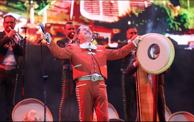 “Me siento privilegiado con mi Padre Dios por este homenaje en vida, me siento agradecido porque me han querido, me han apoyado”, comentó en entrevosta con medios. EL INFORMADOR/H.FIGUEROA