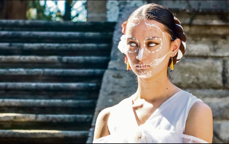 Estos días se espera que la gente vista disfraces alusivos al Día de Muertos. EL INFORMADOR/ A. Navarro