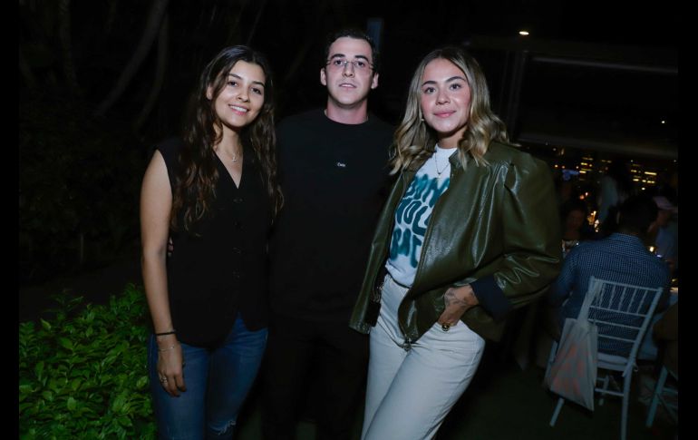 Sabrina Cuevas, Eduardo Lupio y Valeria Pelayo. GENTE BIEN JALISCO/ C. Jimeno