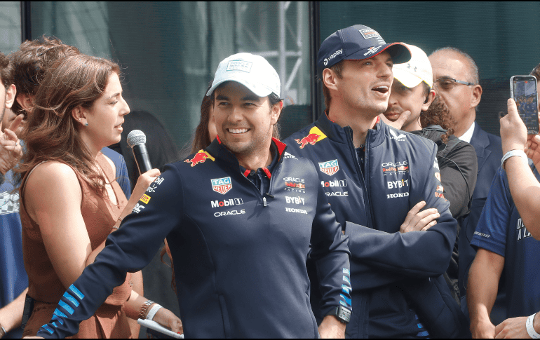 A días del GP México, Sergio “Checo” Pérez y Max Verstappen conviven con Místico. EFE/Mario Guzmán