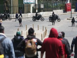 Transportistas llevan a cabo una huelga para exigir al Gobierno garantías para la provisión de combustible, debido a los bloqueos que mantienen afines a Evo Morales. EFE/ L. Gandarillas