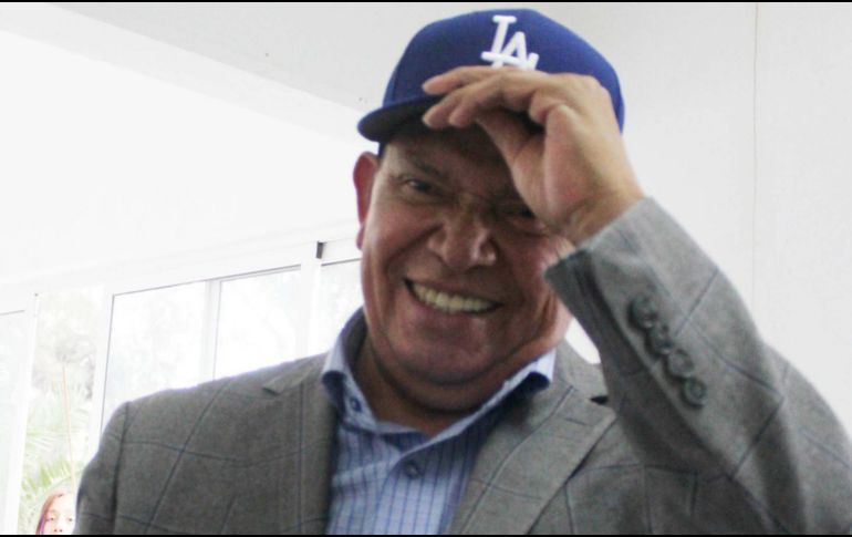 El pelotero mexicano, Fernando Valenzuela, siempre mostró su amor a los Dodgers. ARCHIVO / Agencia EL UNIVERSAL