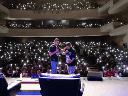Adrián Marcelo en una presentación junto a Iván 
