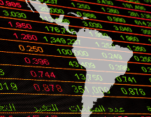 La economía global se expandió un 3.3% en 2023 y crecerá a una tasa similar en 2024 y 2025, dijo el FMI. CANVA