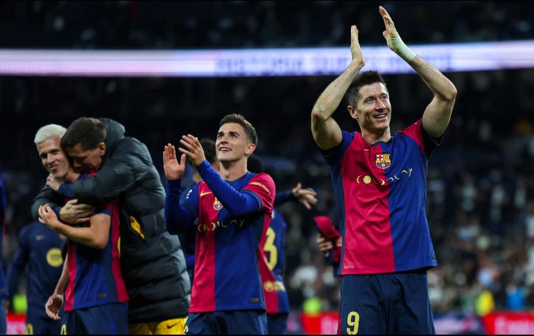 El Barcelona abrió una ventaja de seis puntos en la cima de La Liga sobre el segundo clasificado, el Madrid, después de 11 jornadas. EFE/ K. Huesca