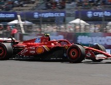 Sainz aseguró que se siente contento de haberlo logrado pues la pista de México es una de las más complicadas del calendario. EFE/ M. Guzmán.