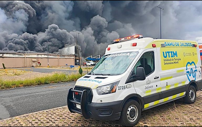 En los últimos días se registraron cuatro incendios en la Zona Metropolitana de Guadalajara, dos en tiendas de autoservicio y dos más en lotes de vehículos. ESPECIAL