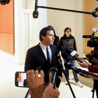 Depardieu se ausenta de su juicio por abuso sexual