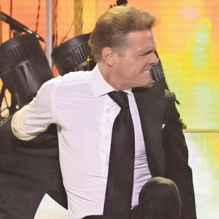 Luis Miguel suspende sus próximos conciertos por posible cuadro de neumonía